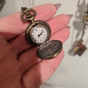 Pocketwatch necklace